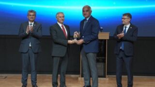 Türk diline hizmet ödülleri sahiplerini buldu