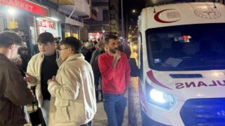 Eski kız arkadaşını bıçakla yaraladı