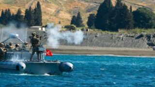 Atina’nın dengesi bozuldu! ‘Türkler bizi boğuyor’